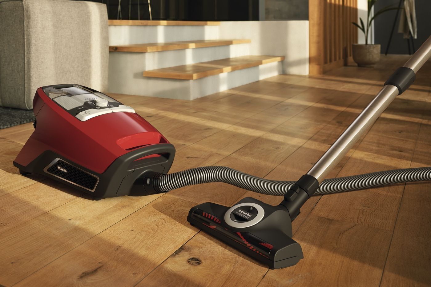 Пылесос Miele Blizzard CX1 Cat & Dog - SKCF5 Mango red