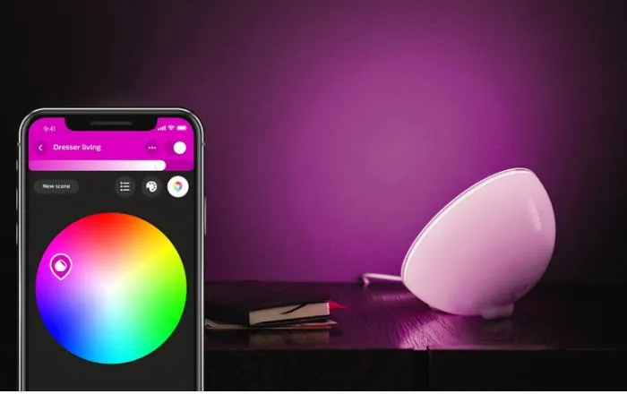 Портативная светодиодная лампа PHILIPS HUE White and color ambiance Go белая 915005821901