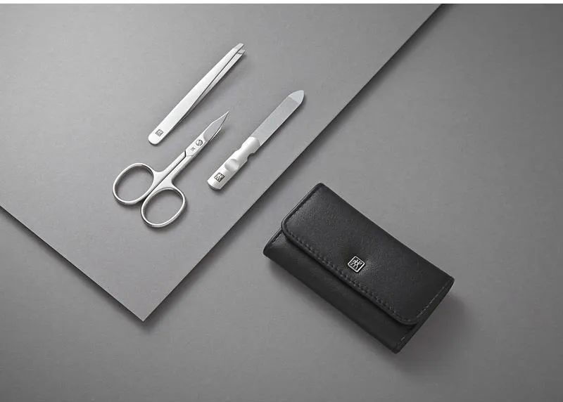 Маникюрный набор из 4 предметов с чехлом из кожи Zwilling Classic Inox 97712-004-0 черный