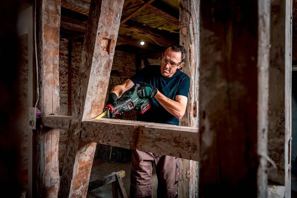 Аккумуляторная сабельная пила Metabo SSEP 18 LT BL 18 В, metaBOX, без АКБ и ЗУ