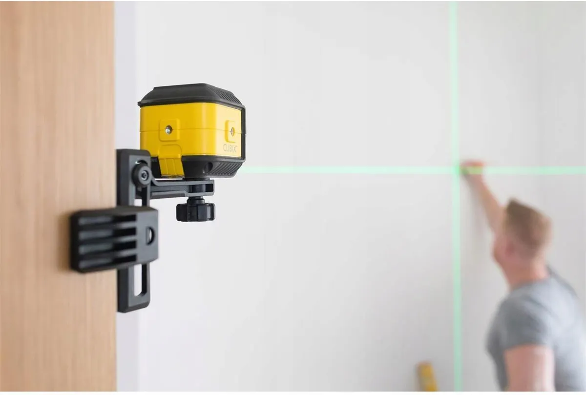 Крестовый лазерный уровень Stanley CUBIX STHT77499-1, зелёный луч