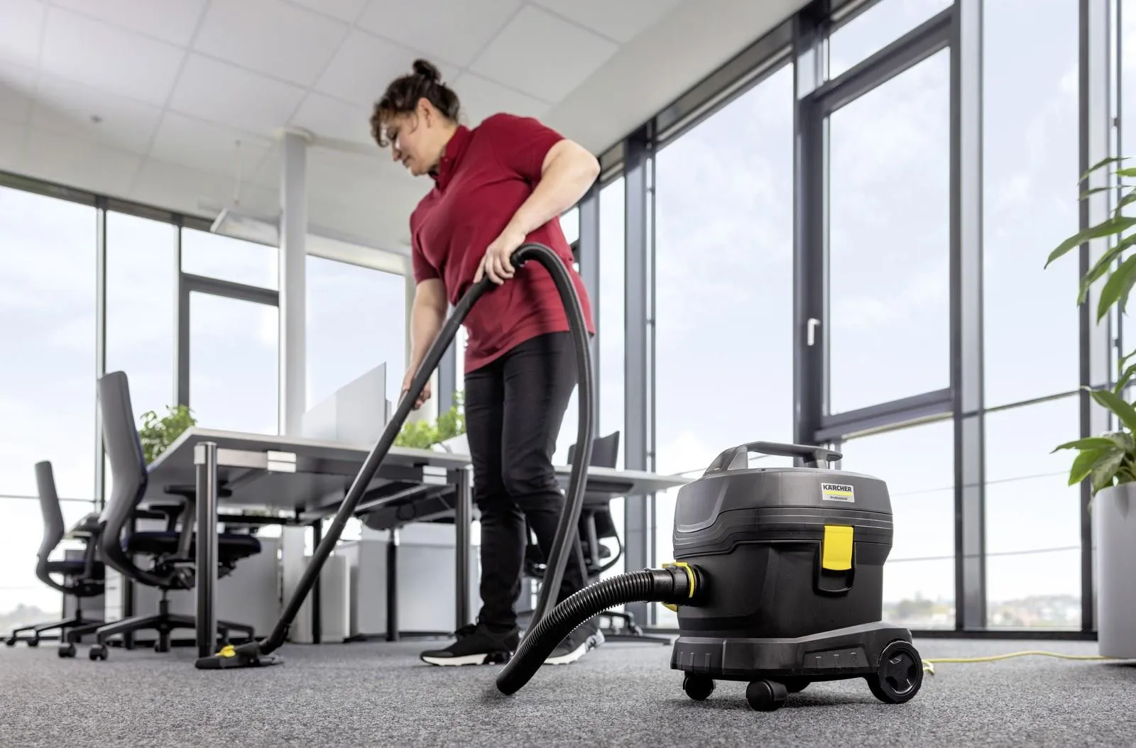 Пылесос KARCHER T 11/1 Classic Adv Re!Plast 1.527-213.0