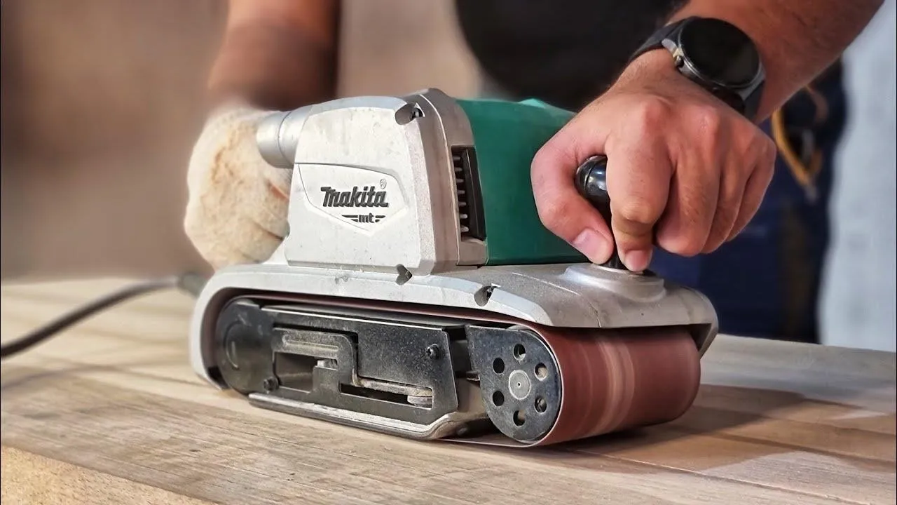 Ленточная шлифовальная машина Makita M9400B 940 Вт