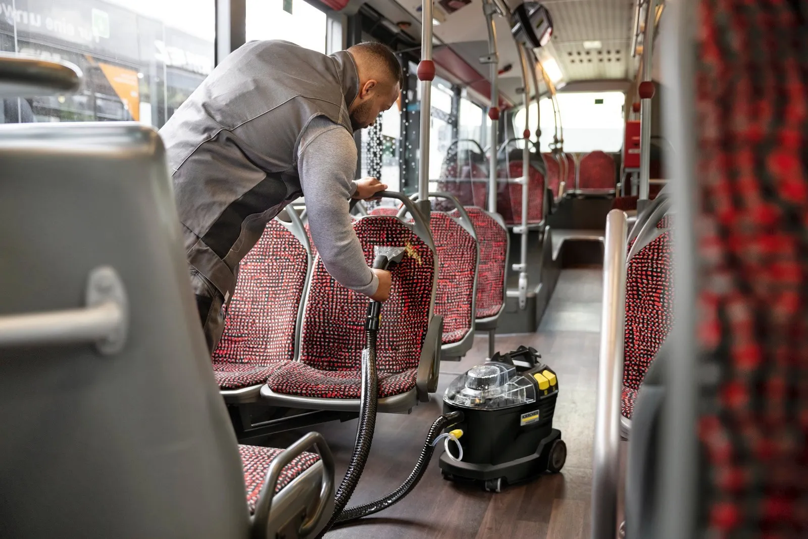 Моющий пылесос Karcher Puzzi 8/1 Go!Further 1.100-249.0