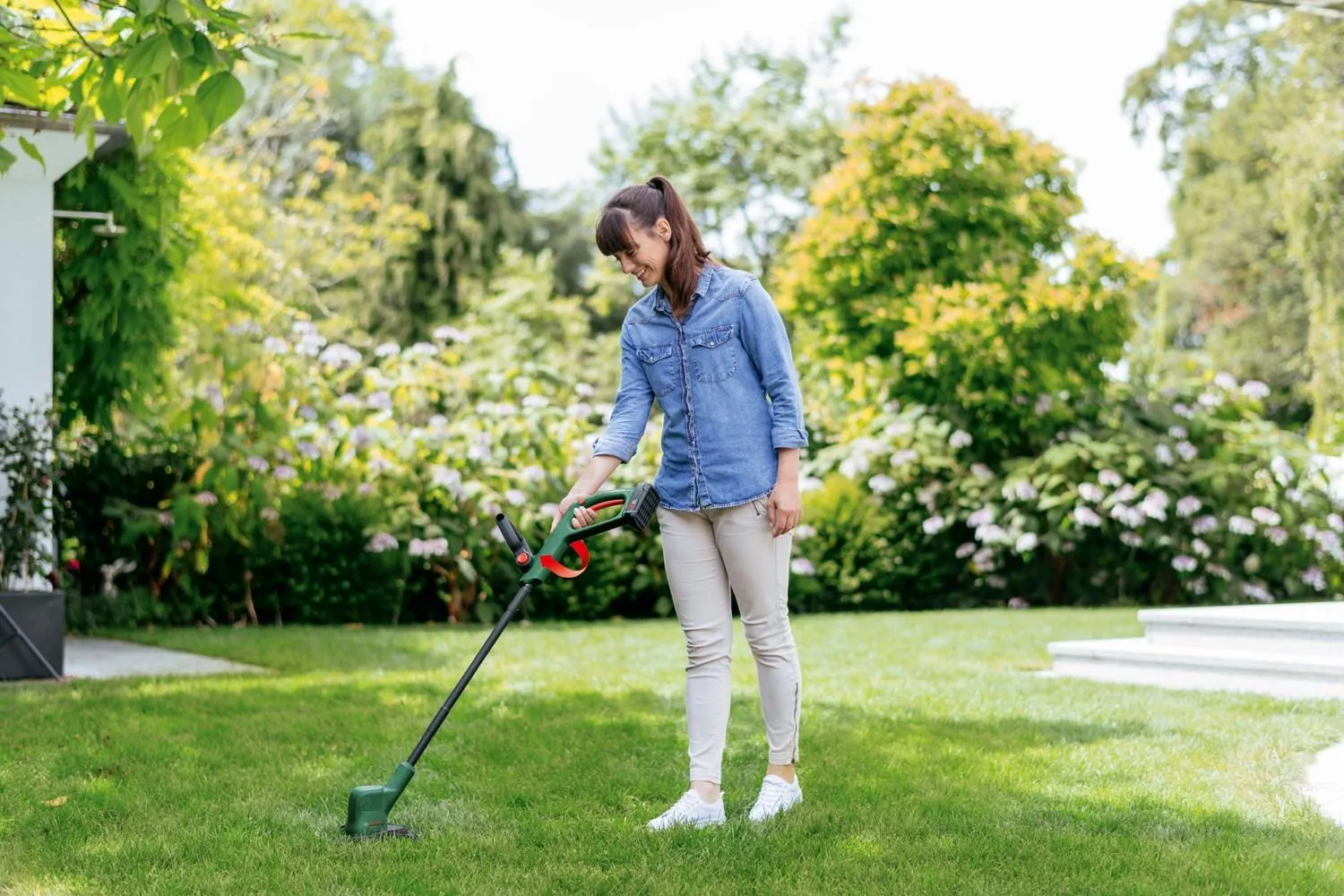 Аккумуляторный триммер для травы Bosch EasyGrassCut 18V-26 06008C1C04