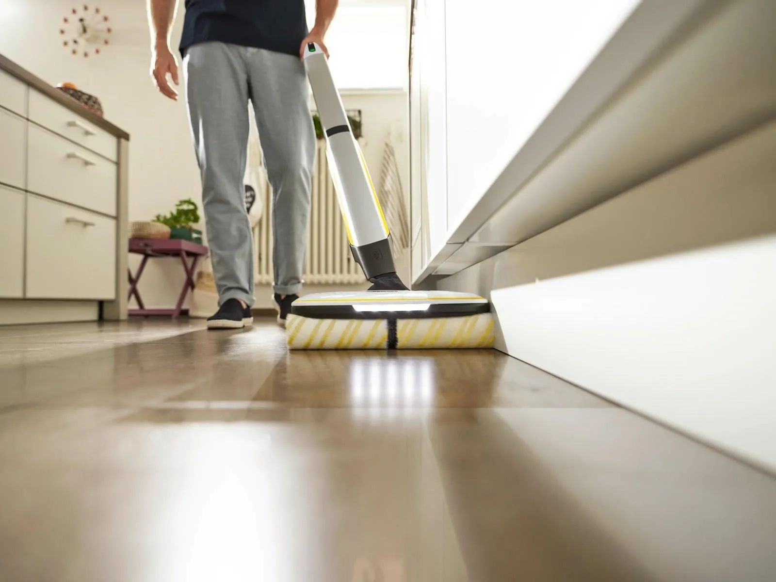 Электрическая швабра KARCHER FC 7 Cordless Plus Stone 1.055-716.0
