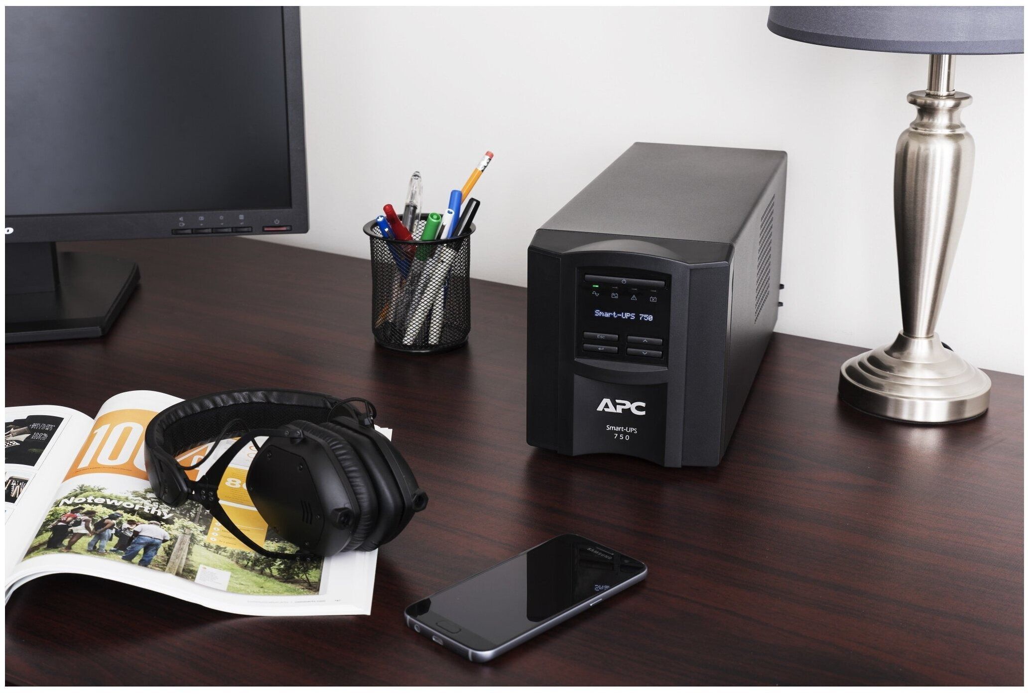 Интерактивный ИБП APC by Schneider Electric Smart-UPS SMT750I черный