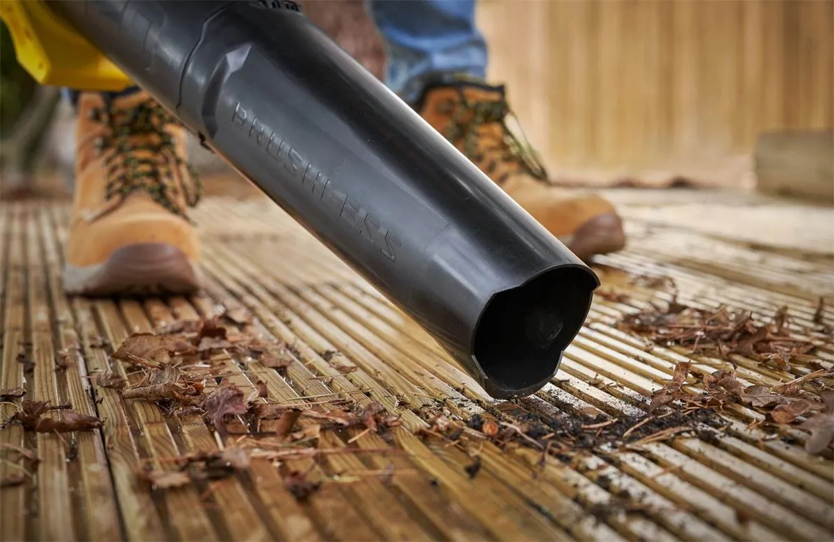 Аккумуляторная воздуходувка Stanley SFMCBL730B