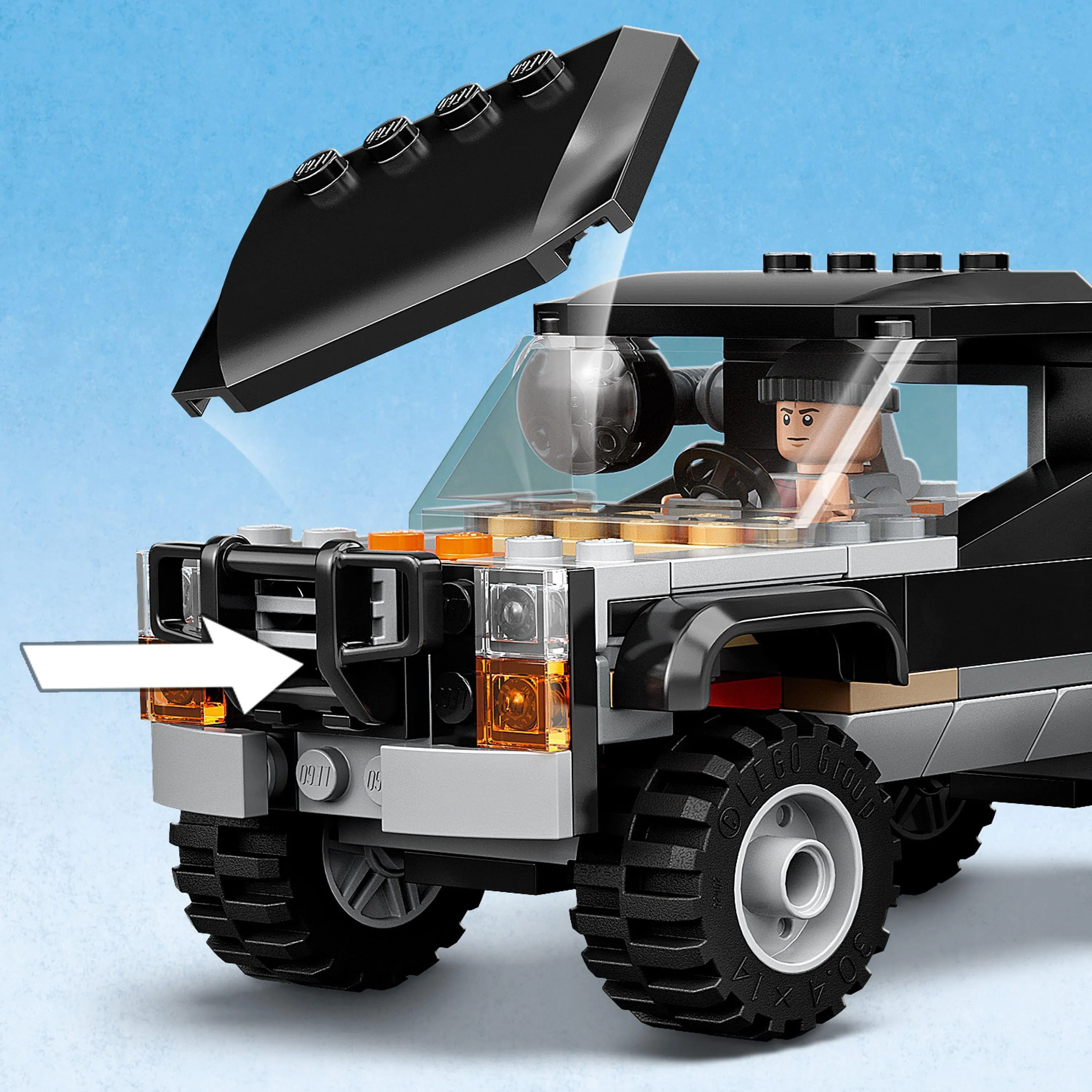 Конструктор LEGO Jurassic World 76950 Трицератопс: нападение на пикап