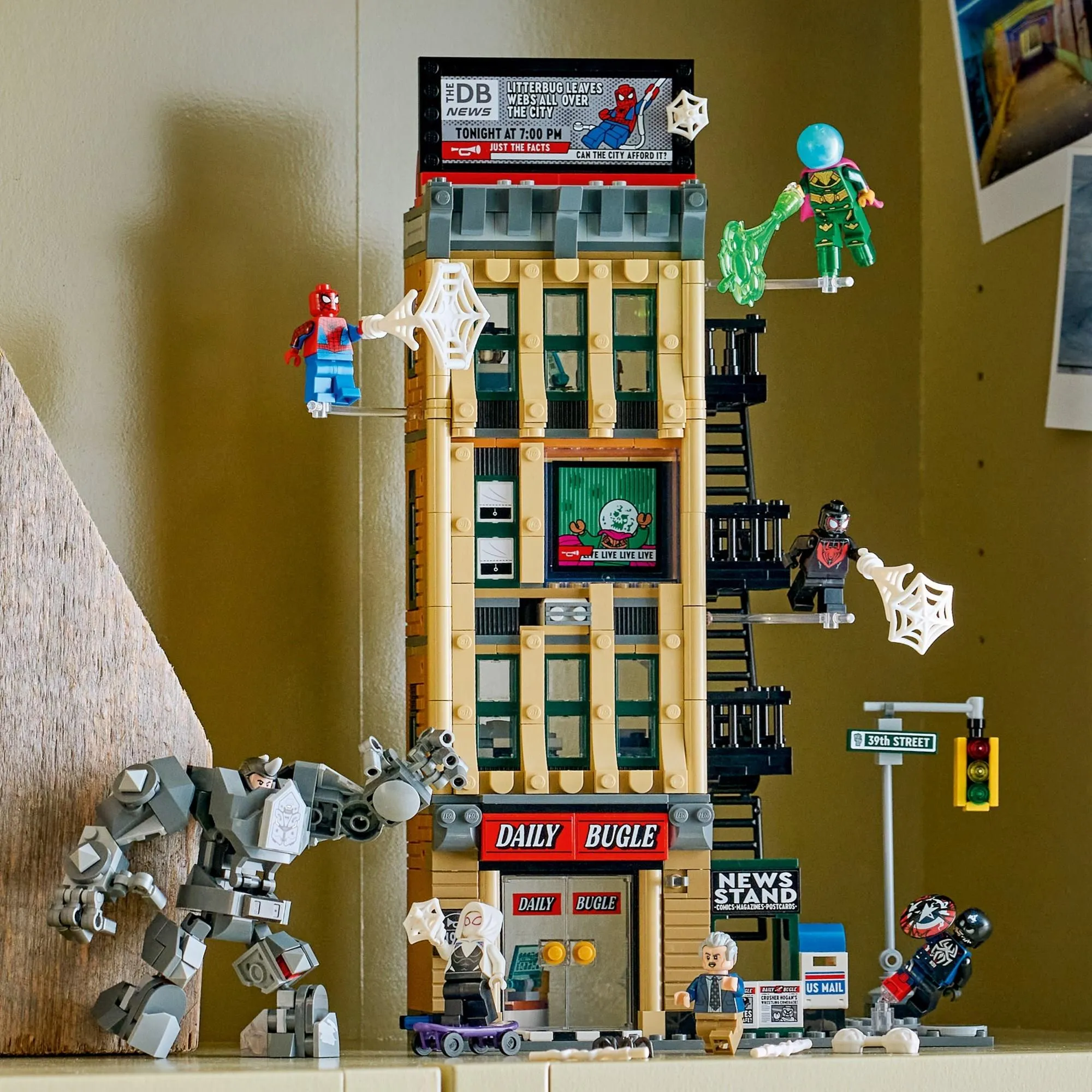 LEGO Marvel 76342 Человек-паук против Мистерио: Daily Bugle