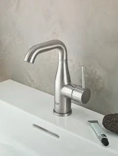 Смеситель для раковины однорычажный Grohe Essence Dn15 24181001 хром