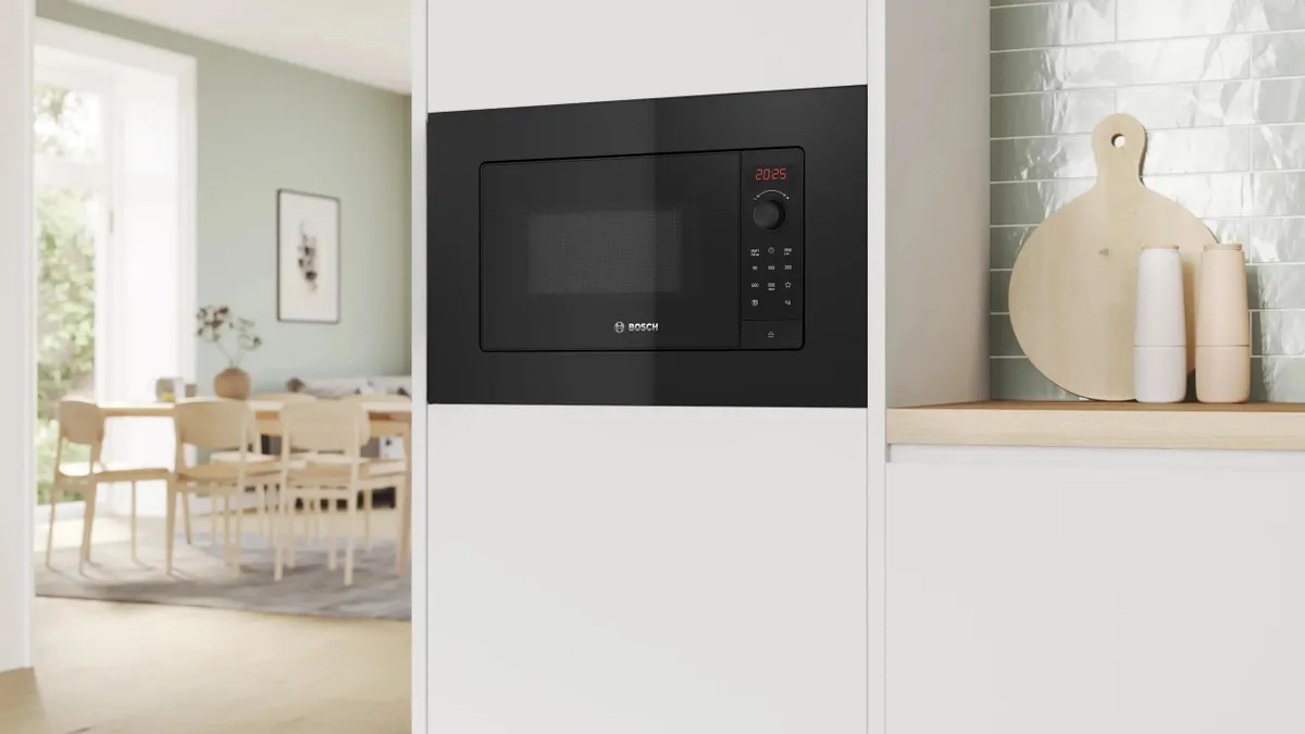 Микроволновая печь Bosch Serie 2 BFL623MB4