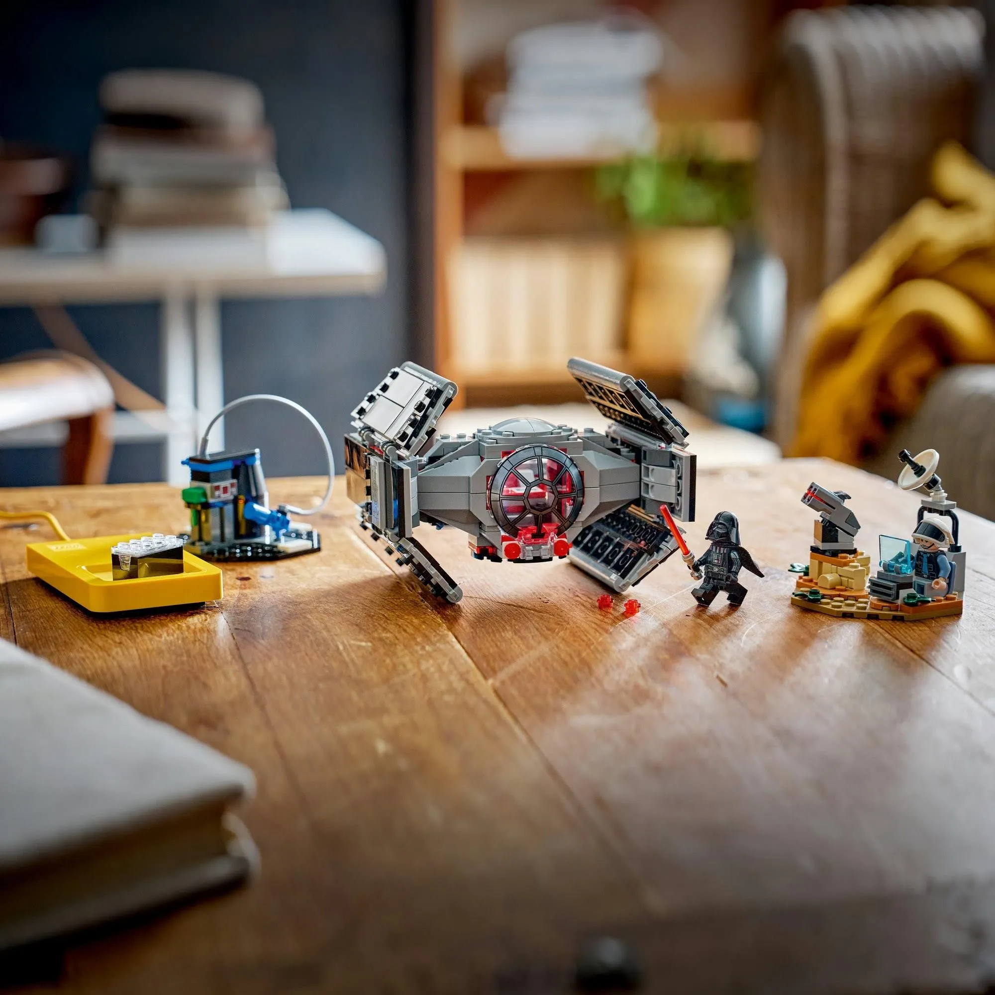 Конструктор LEGO Star Wars 75421 SMART Play: Истребитель TIE Дарта Вейдера