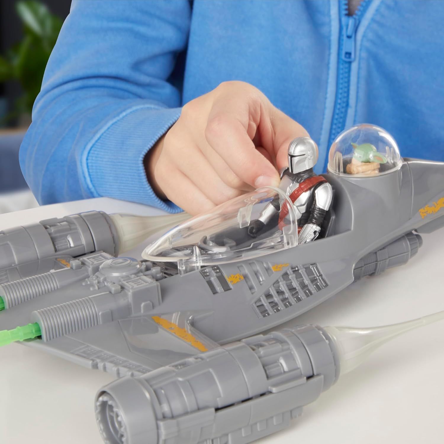 Hasbro Star Wars - Мандалорский истребитель N-1 + фигурки F9950