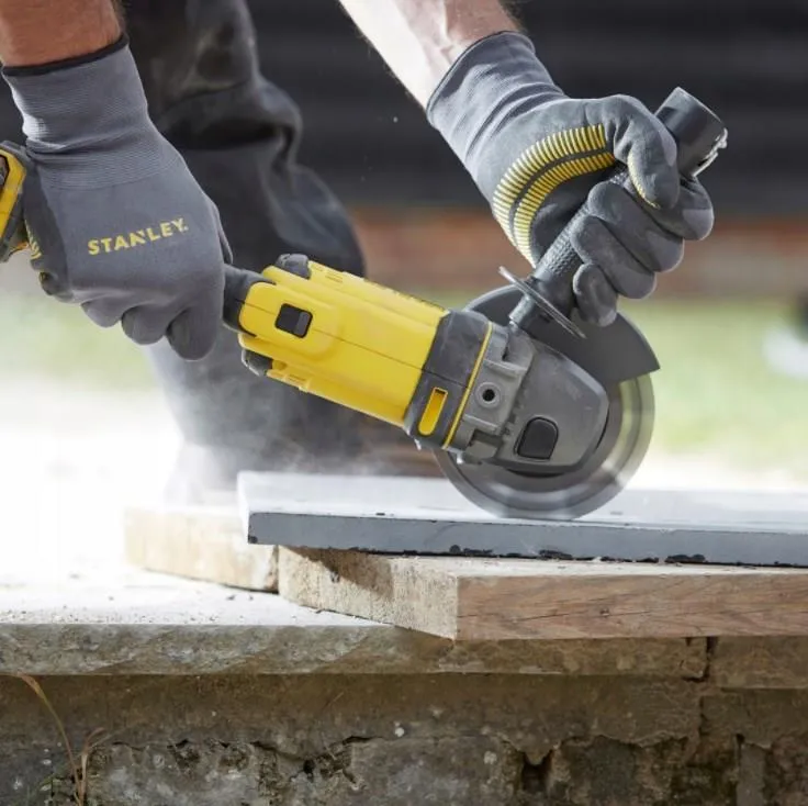 Аккумуляторная угловая шлифовальная машина Stanley Fatmax 18V V20 SFMCG400BXJ
