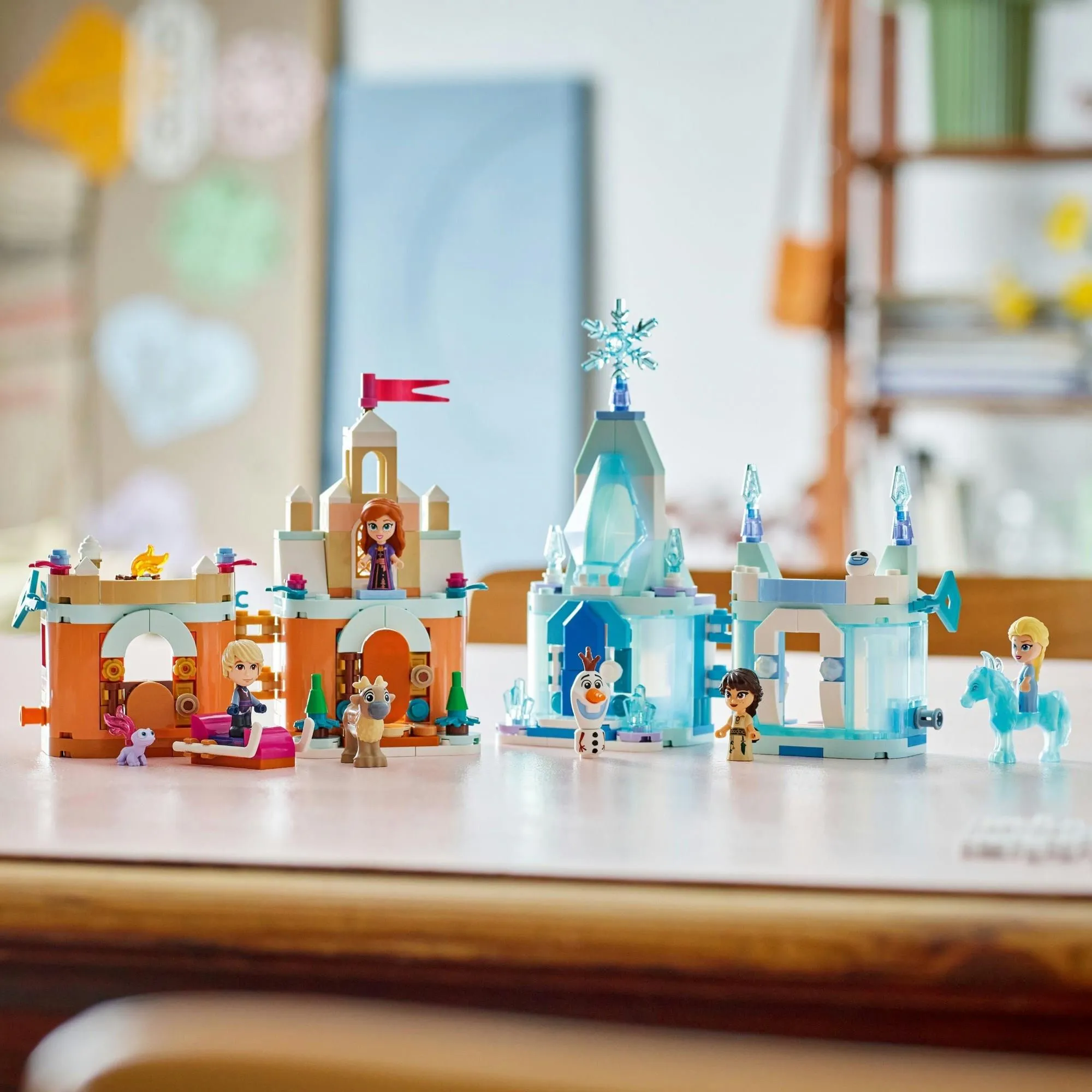 Конструктор LEGO Disney 43278 Мини-замок Эренделла и ледяной дворец Эльзы