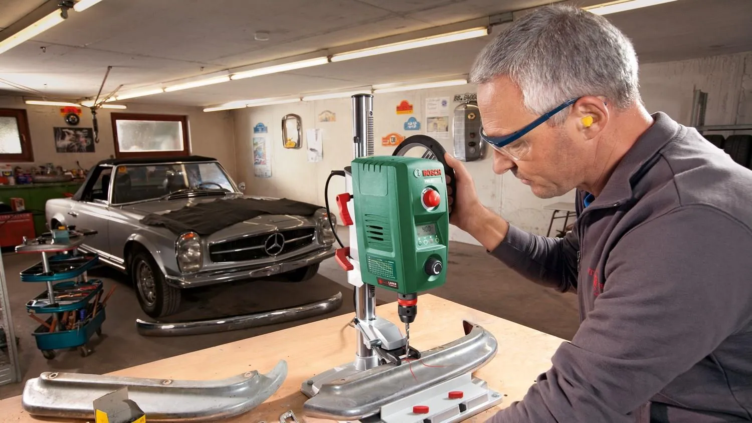 Настольная сверлильная машина Bosch PBD 40 0603B07000