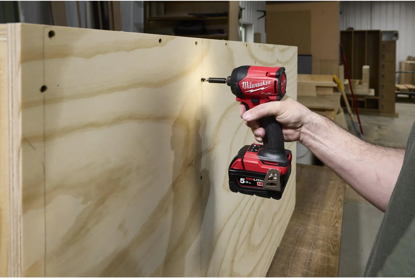 Аккумуляторный ударный винтоверт Milwaukee M18 FIDRQ-0 4933498911