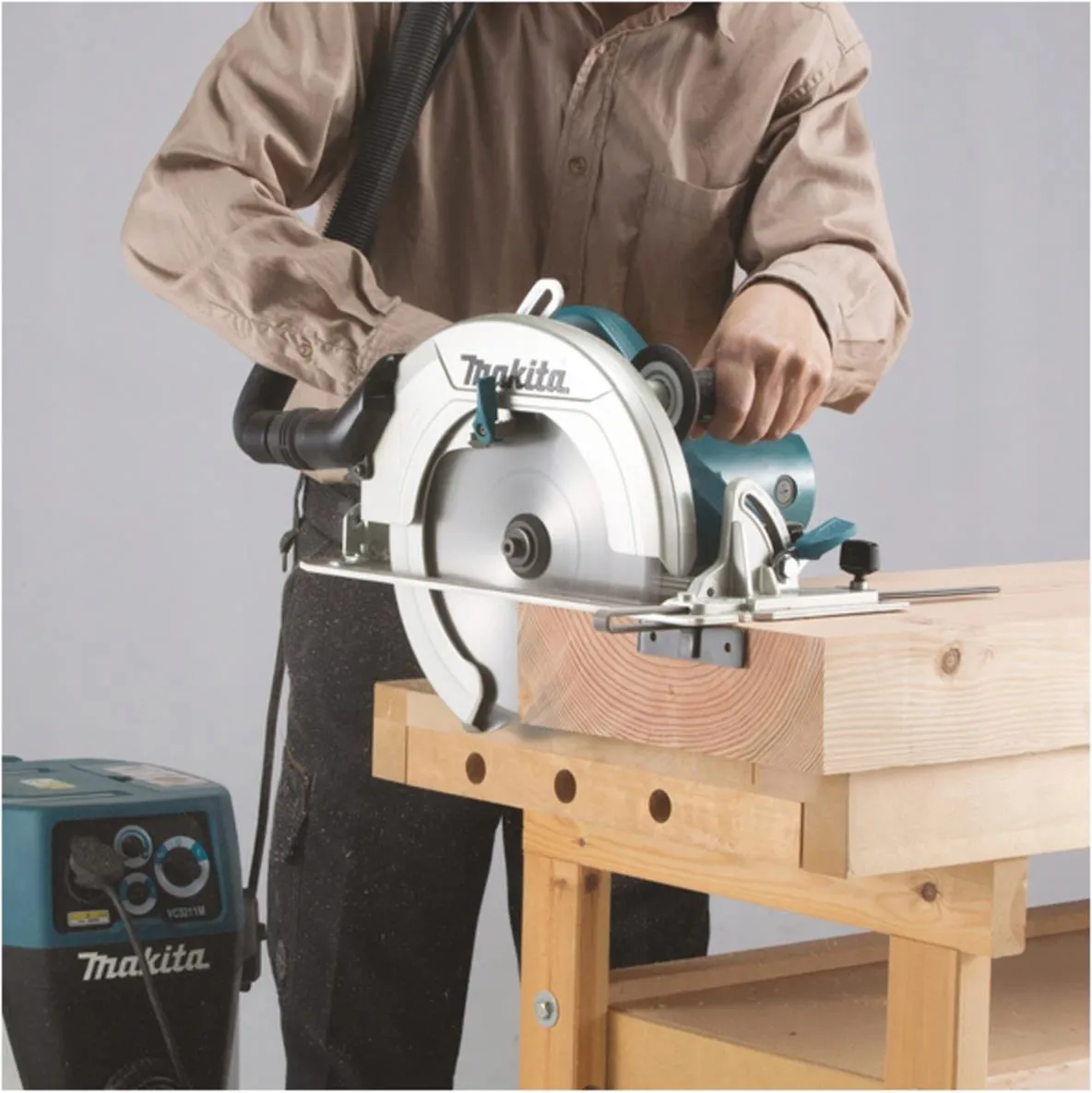 Дисковая пила Makita HS0600 2000 Вт