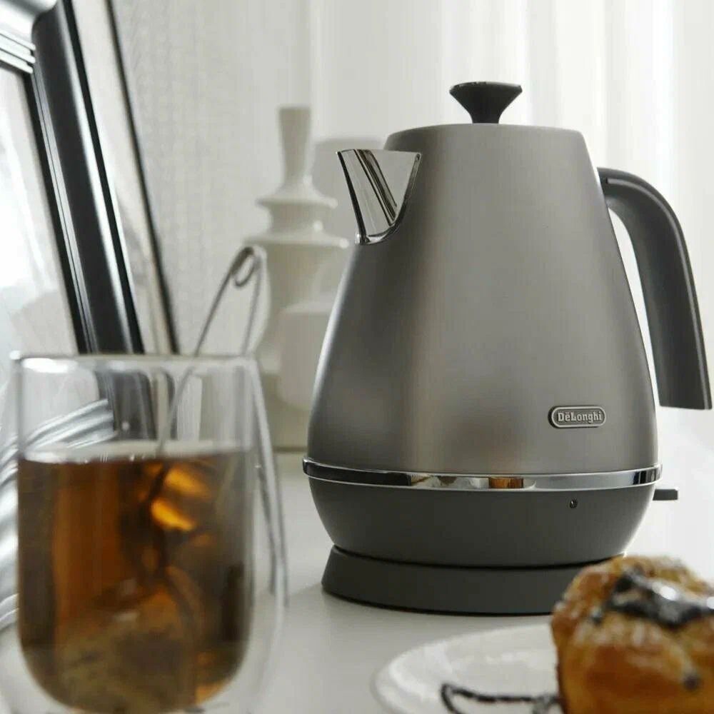 Электрический чайник Чайник DeLonghi Distinta KBI 2001, серый