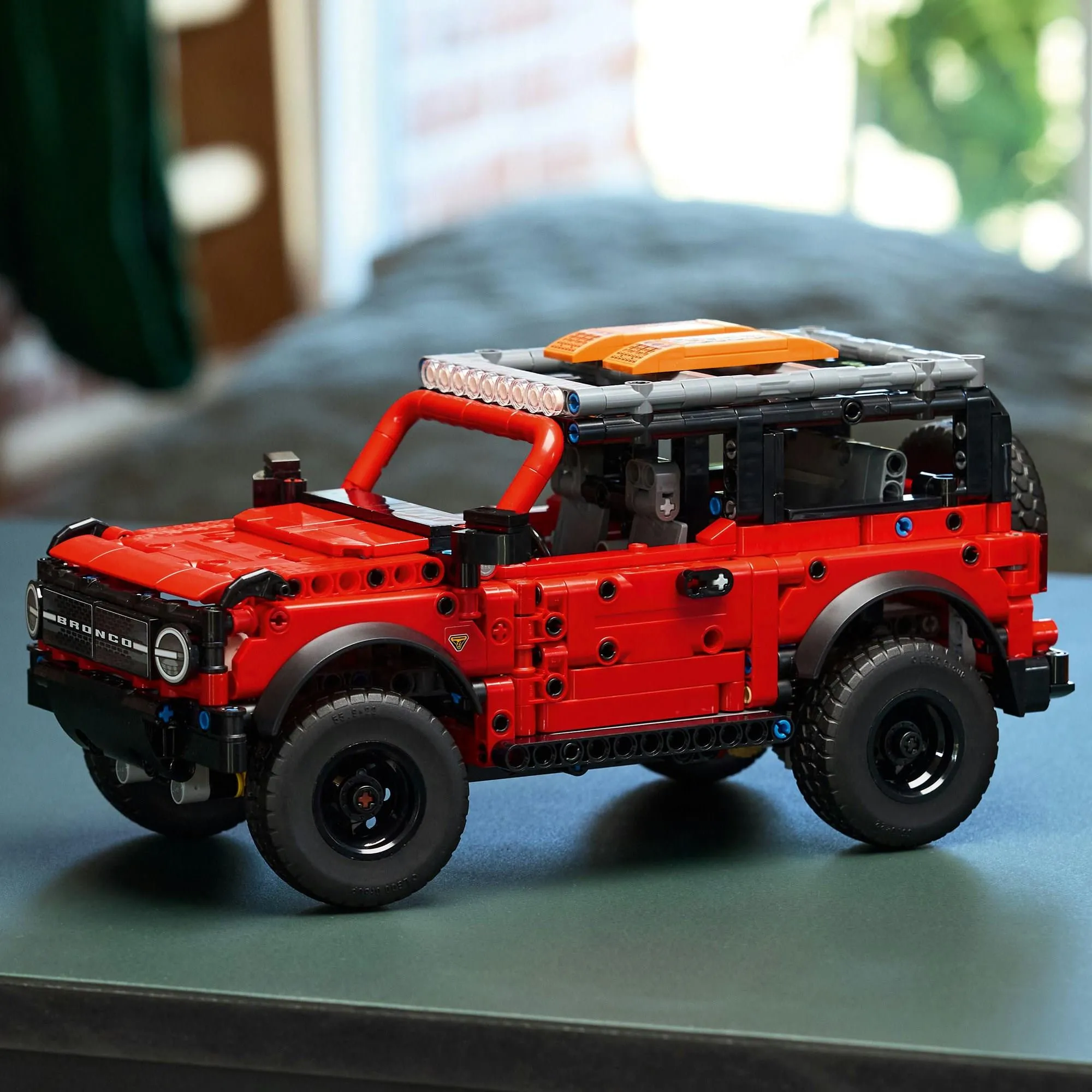 Конструктор LEGO Technic 42213 Ford Bronco