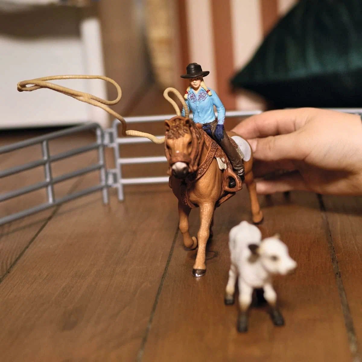 Schleich - пастушка и лассо 42577