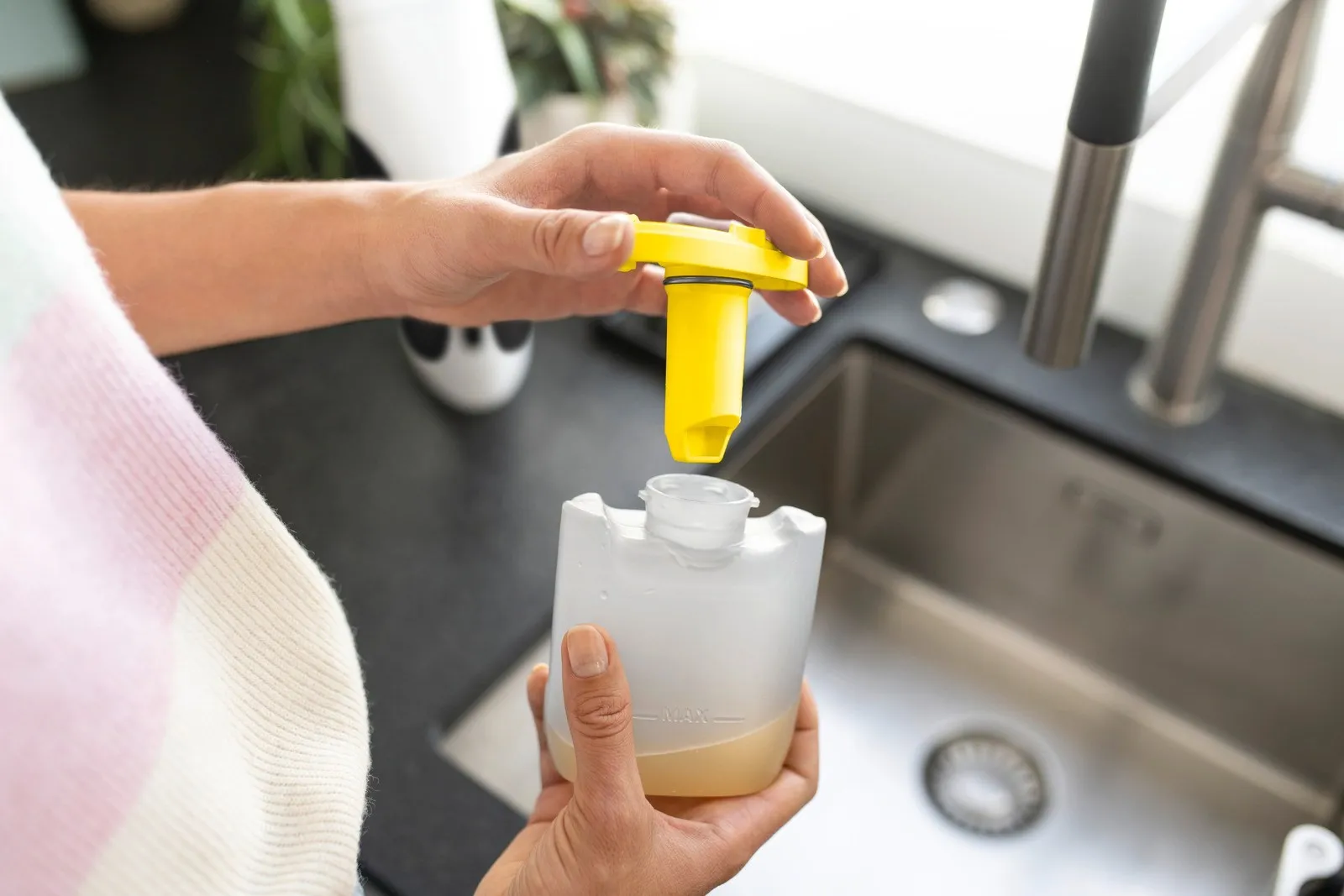 Стеклоочиститель Karcher WV 1 Compact Care 1.633-628.0