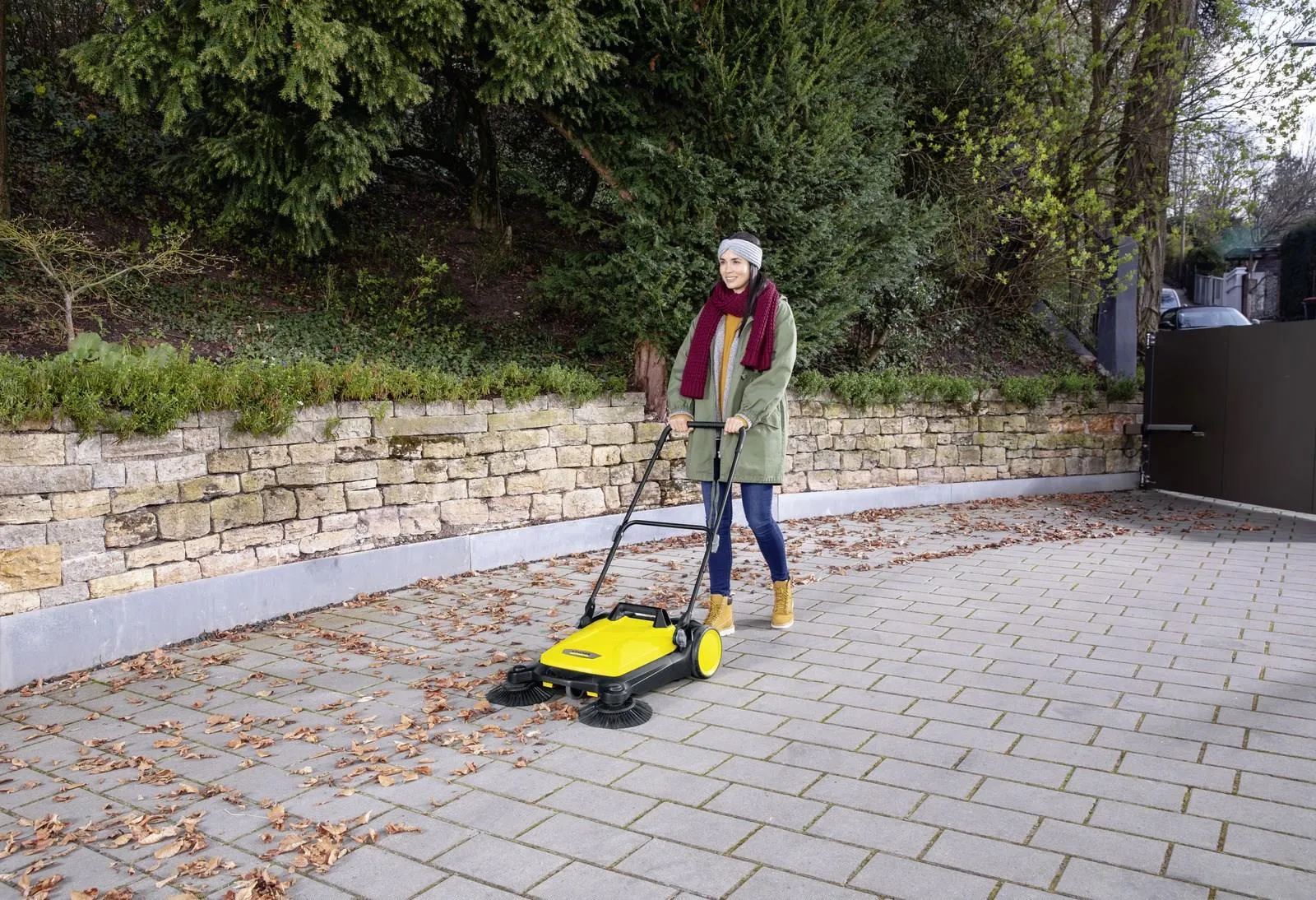 Ручная подметальная машина KARCHER S4 Twin 1.766-360.0