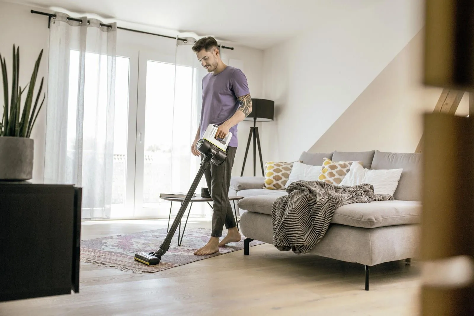 Пылесос Karcher VC 4 Cordless myHome 1.198-640.0
