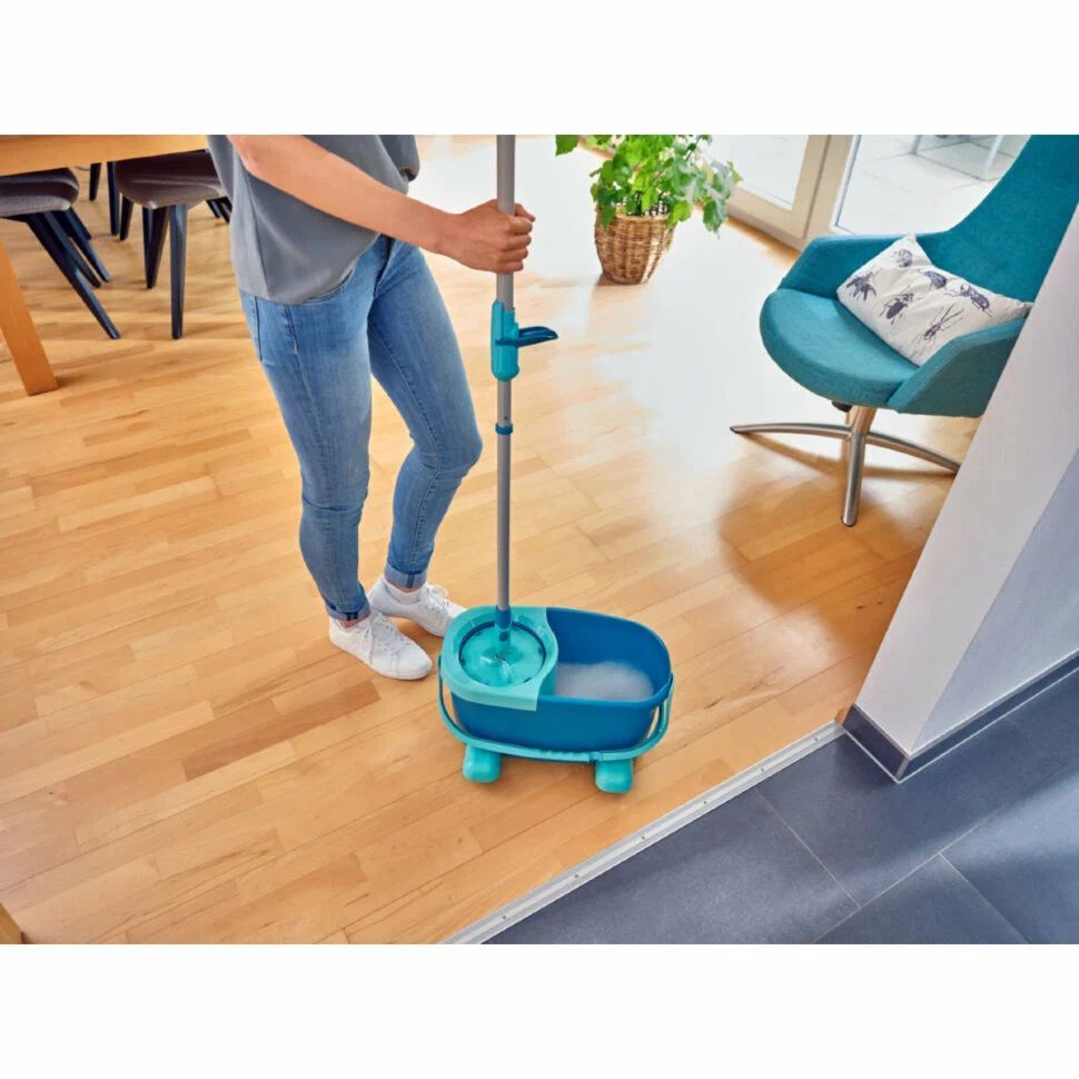 Набор для уборки Leifheit Clean Twist швабра и ведро с отжимом на колесиках (52102)