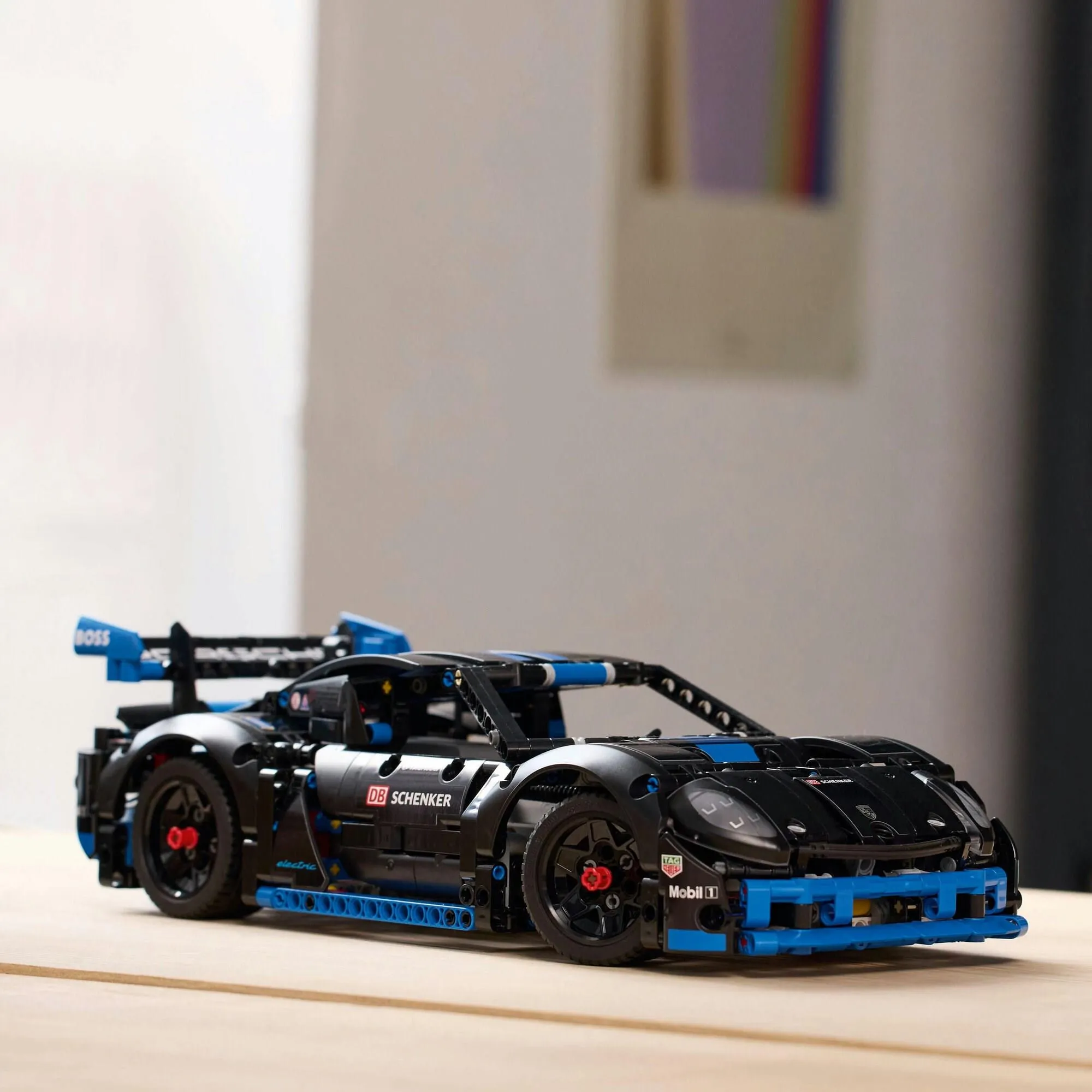 Конструктор LEGO Technic 42176 Гоночный автомобиль Porsche GT4 e-Performance