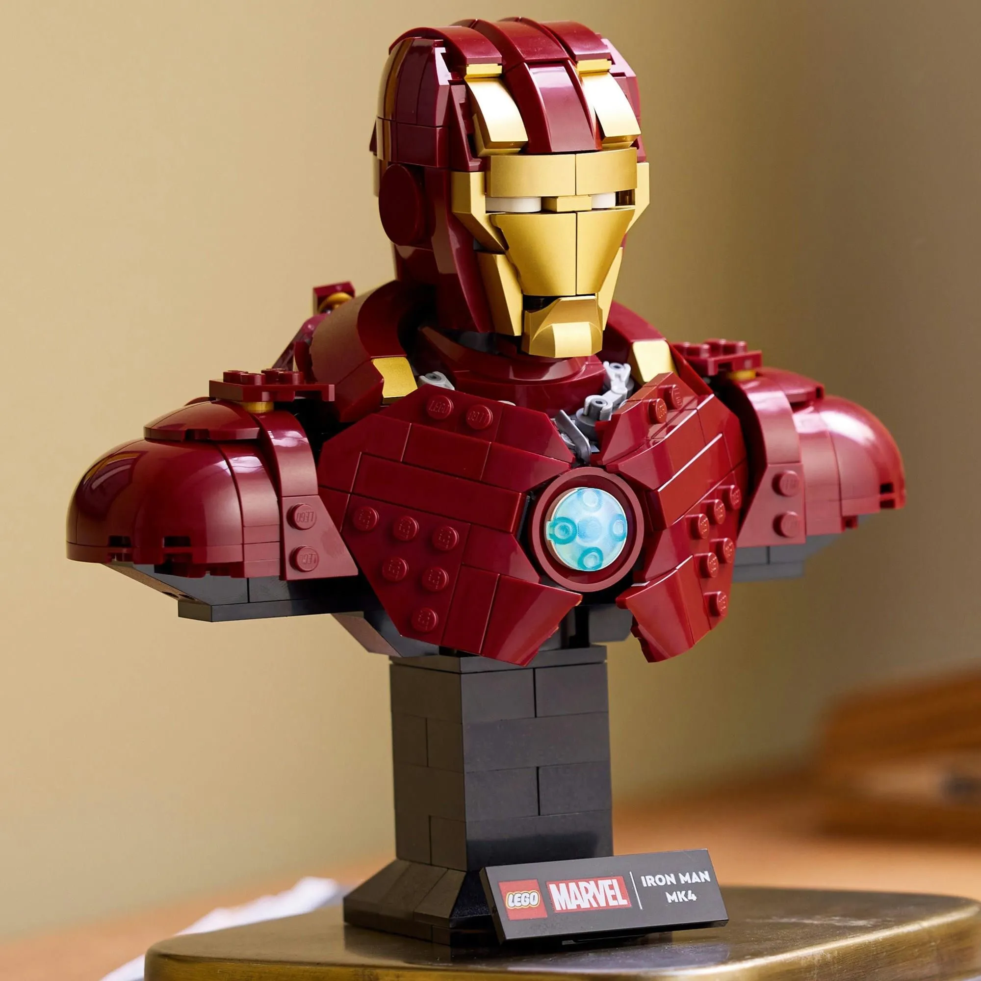 Конструктор LEGO Marvel 76327 Железный человек MK4