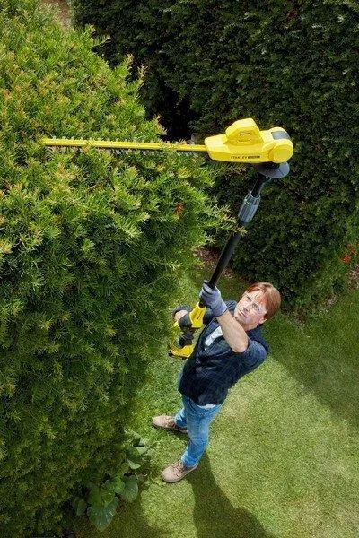 Аккумуляторный кусторез Stanley SFMCPH845M1QW