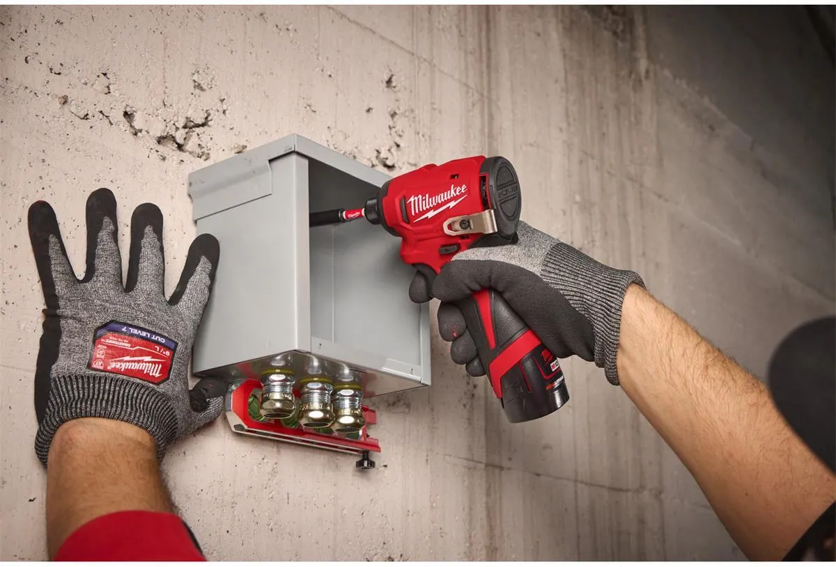 Аккумуляторный ударный винтоверт Milwaukee M12 BLIDRC-0 4933499689