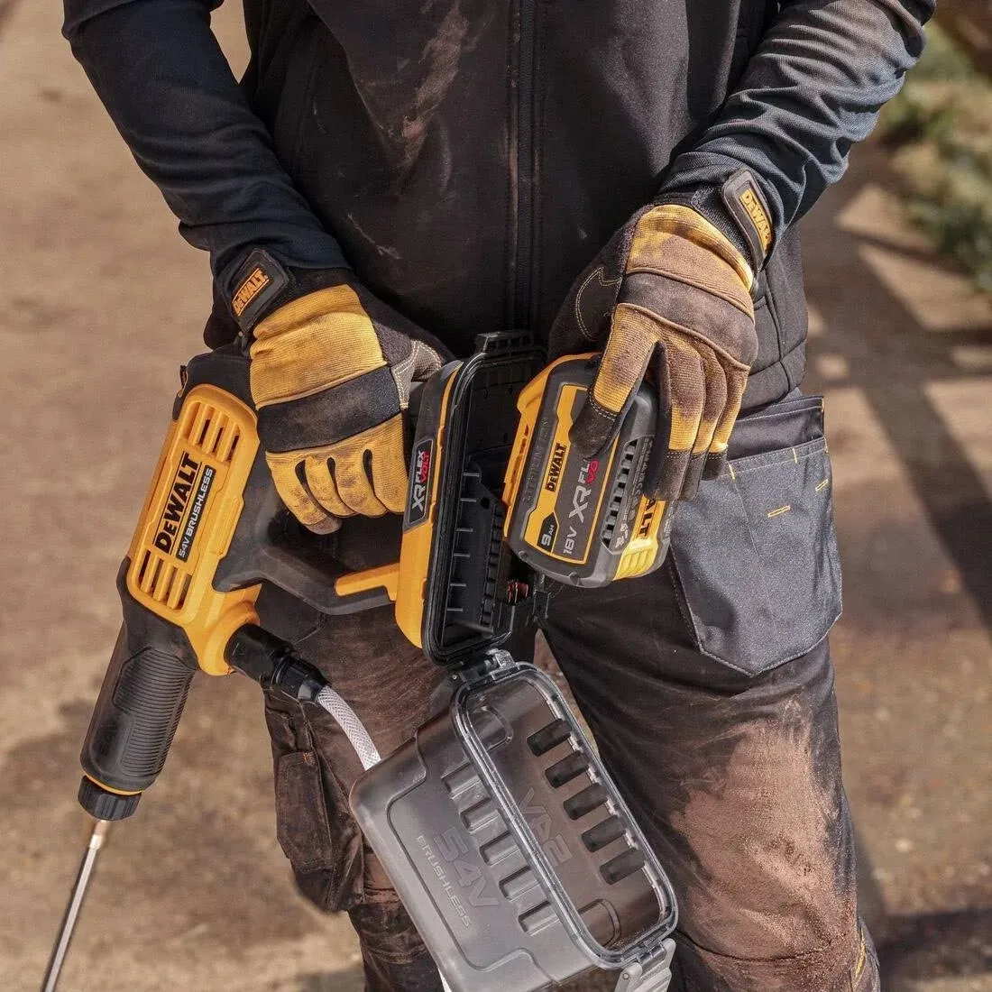 Аккумуляторная мойка высокого давления DeWalt DCMPW1000N FlexVolt 54В, без АКБ и ЗУ