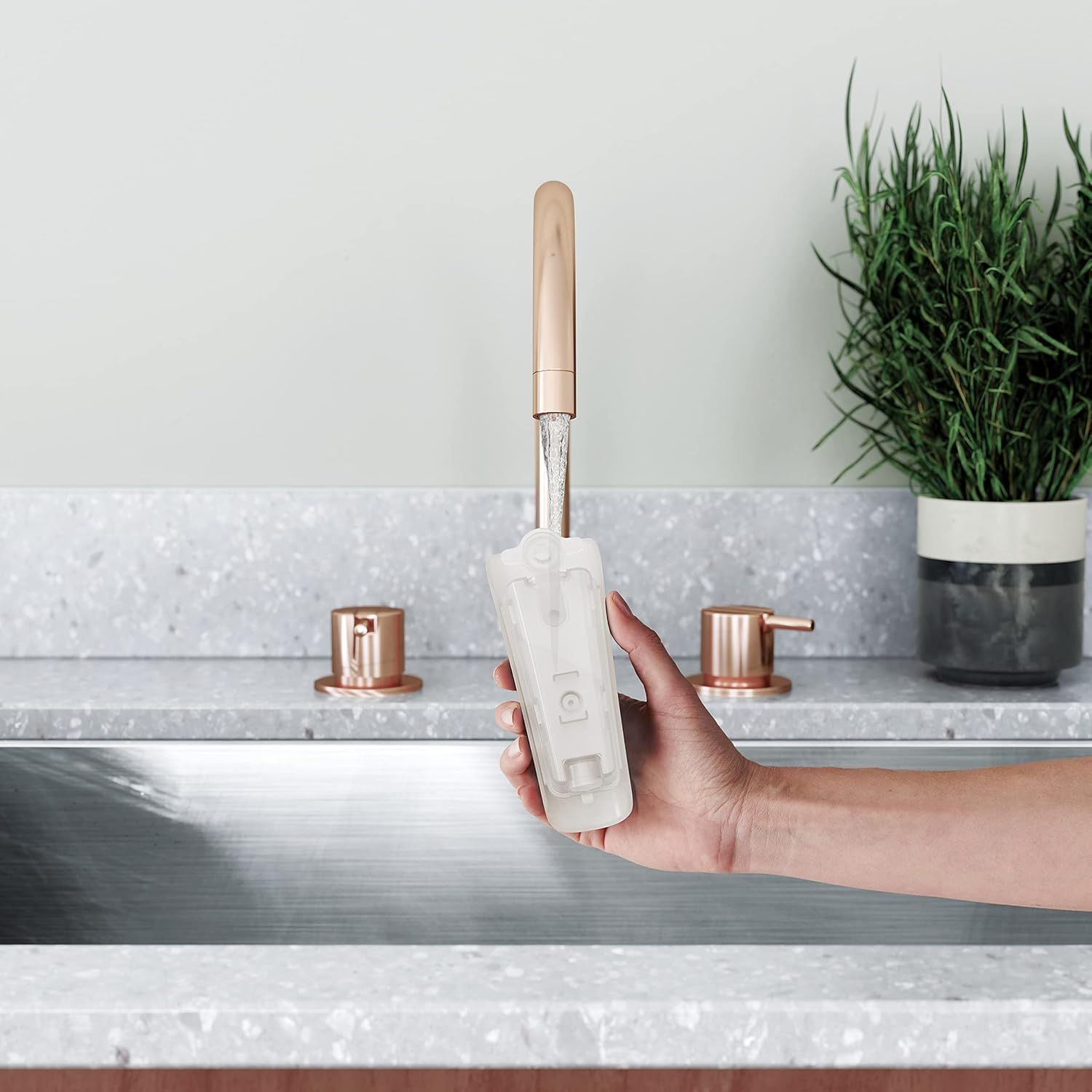 Отпариватель ручной Electrolux Refine 700 E7HS1-60W