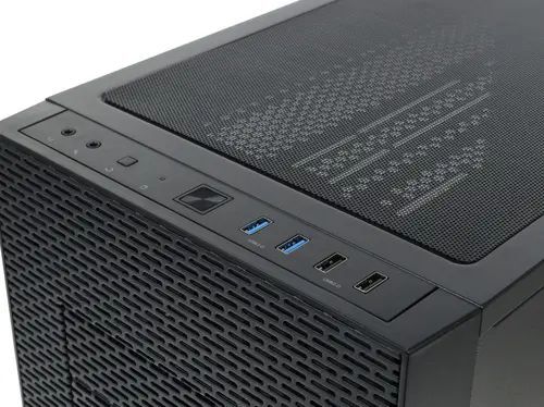 Компьютерный корпус Thermaltake Core X31 CA-1E9-00M1WN-00