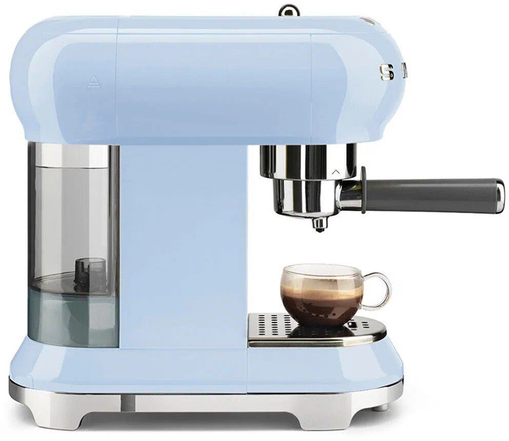 Кофеварка рожковая Smeg ECF01, пастельно-голубой