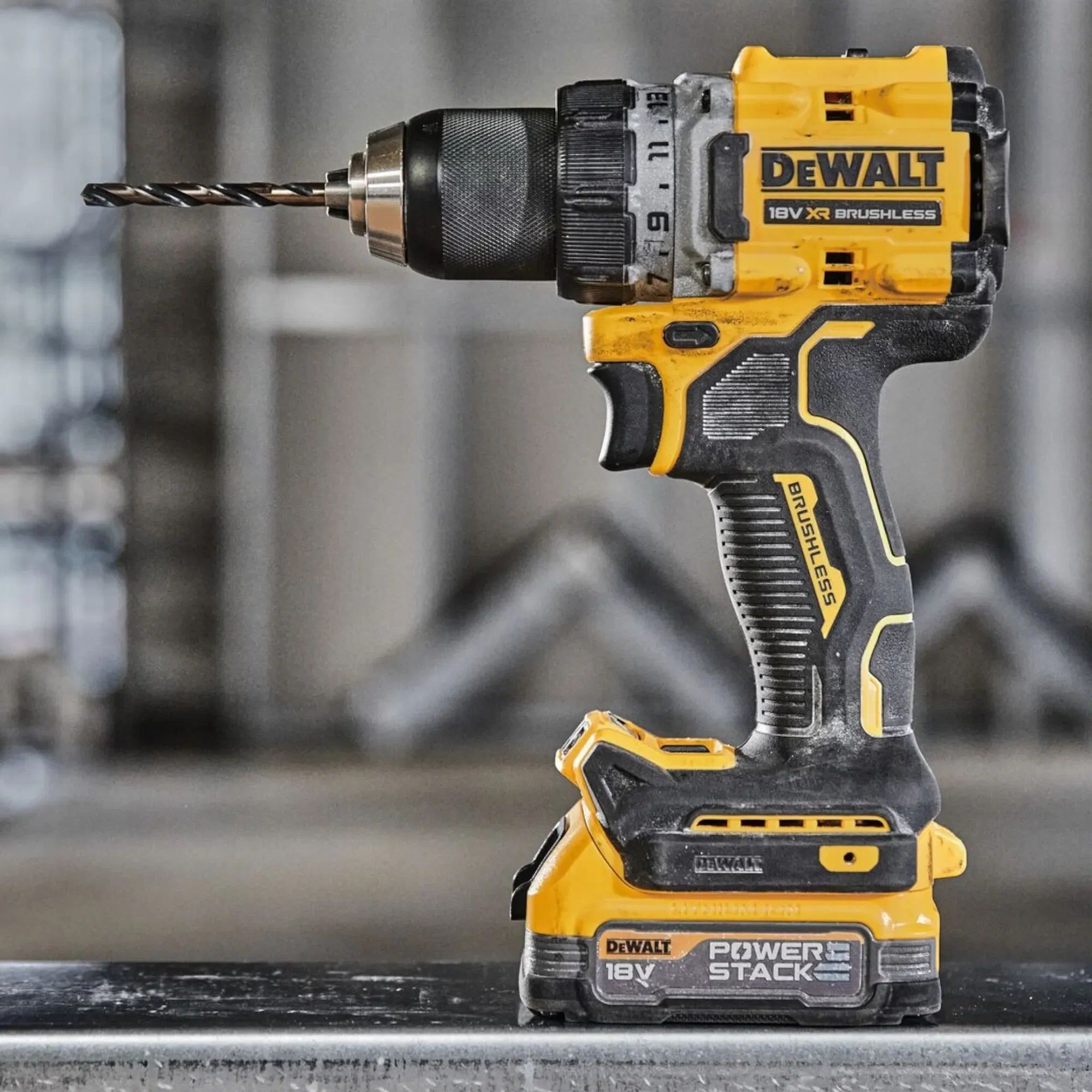 Аккумуляторная безударная дрель-шуруповерт DEWALT DCD800N, 18В, без АКБ и ЗУ и кейса