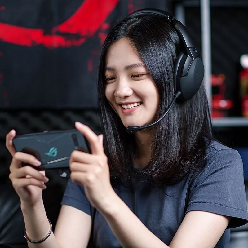 Беспроводная компьютерная гарнитура ASUS ROG Strix Go 2.4, черный