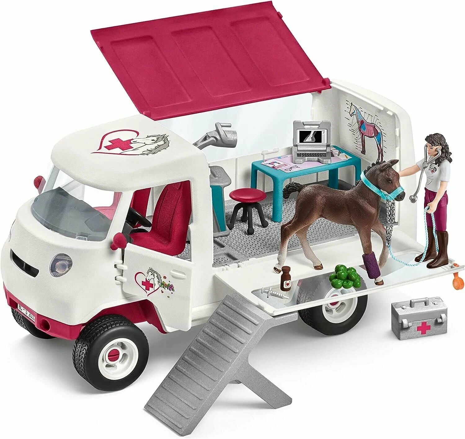 Игровой набор "Ветеринарный фургон с ганноверским жеребенком" Schleich Horse Club/ для детей от 5 лет/ Шляйх 42439