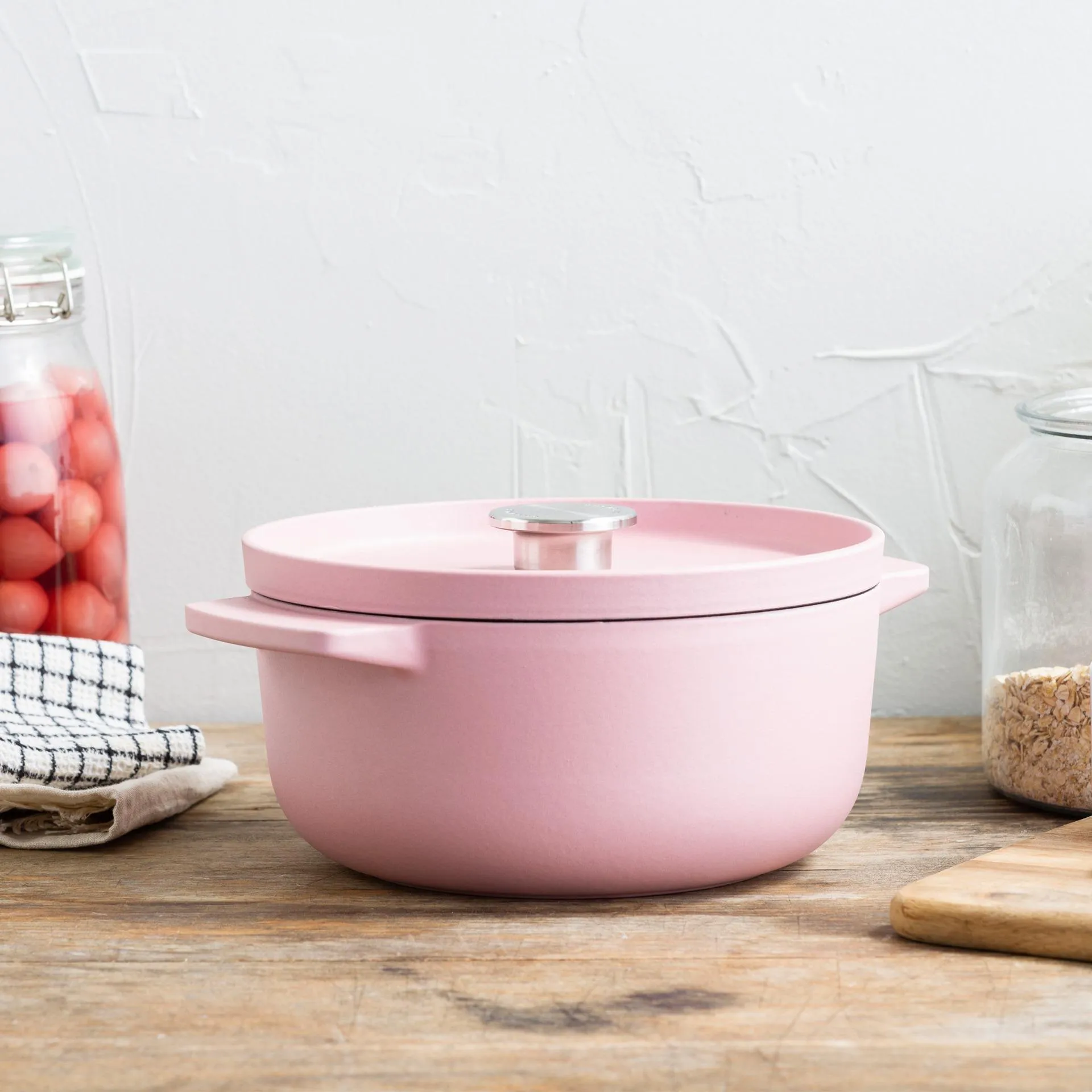 Чугунная кастрюля KitchenAid 3,3 л, пудрово-розовая