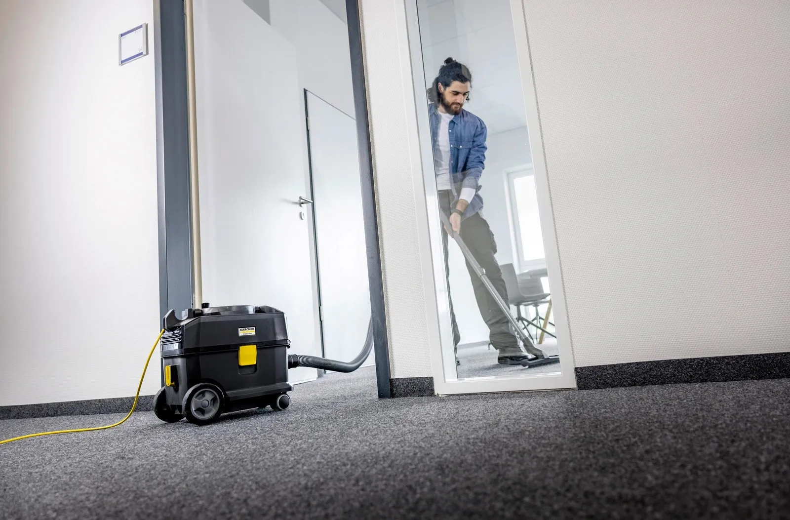 Пылесос сухой уборки Karcher T 10/1 Adv HEPA Go!Further 1.527-310.0