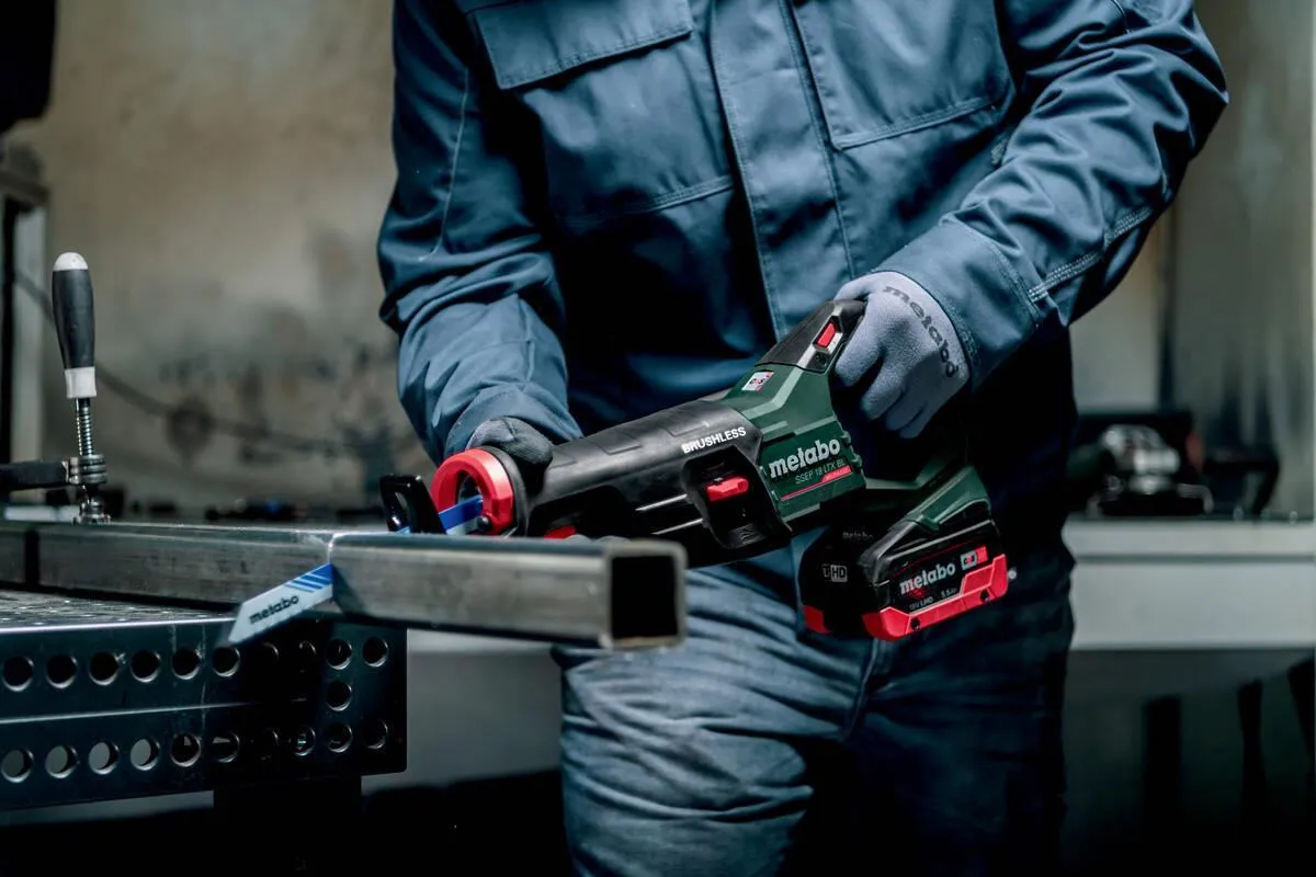 Аккумуляторная сабельная пила Metabo SSEP 18 LT BL 18 В, metaBOX, без АКБ и ЗУ