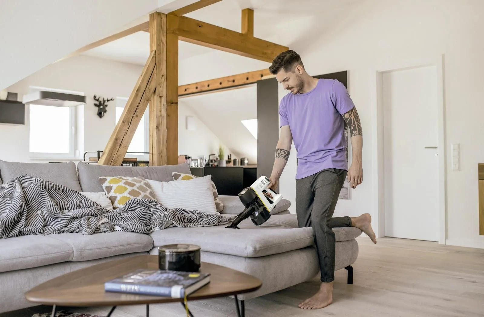 Пылесос Karcher VC 4 Cordless myHome 1.198-640.0