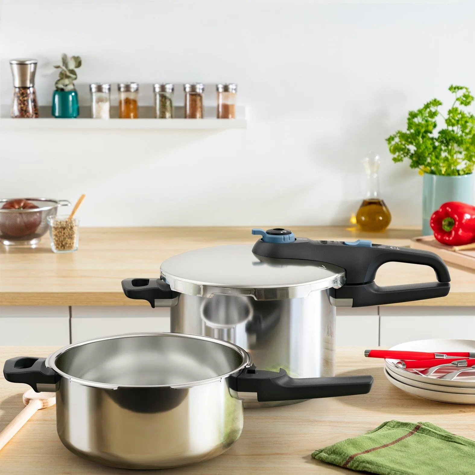 СкороваркаTefal SECURE TRENDY P2584301 2 штуки 4 л + 6 л