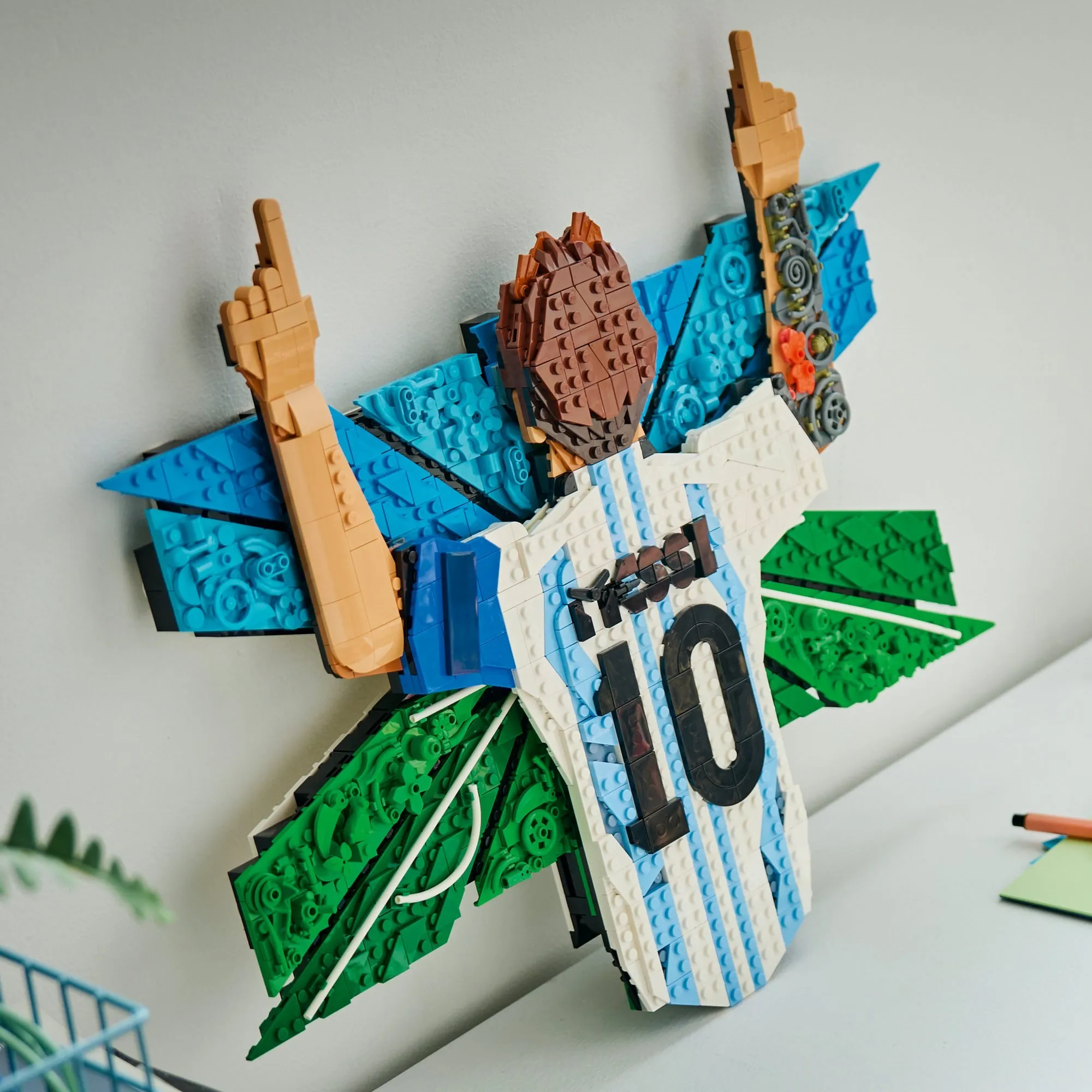 Конструктор LEGO Editions Football 43018 Лионель Месси — празднование гола
