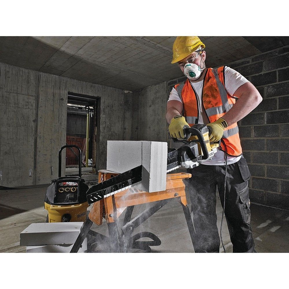 Пила DeWALT DWE399
