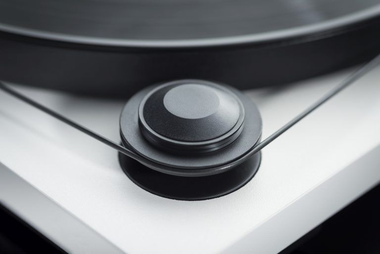 Проигрыватель виниловых дисков Pro-Ject Primary E Phono чёрный