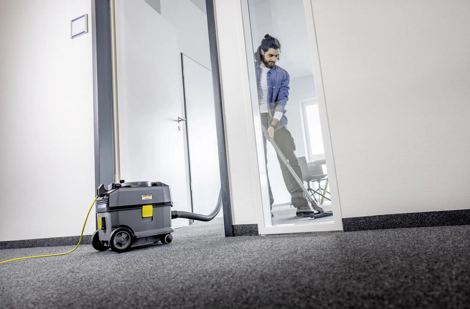 Пылесос сухой уборки Karcher T 10/1 Adv 1.527-308.0